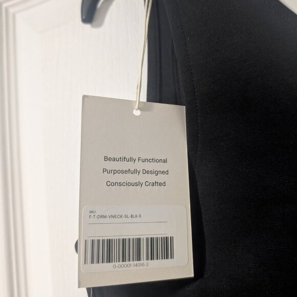 Everlane | The Dream V-Neck Tank Top In Black - Picture 8 of 12